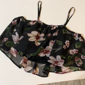 Cute crop top, floral pattern